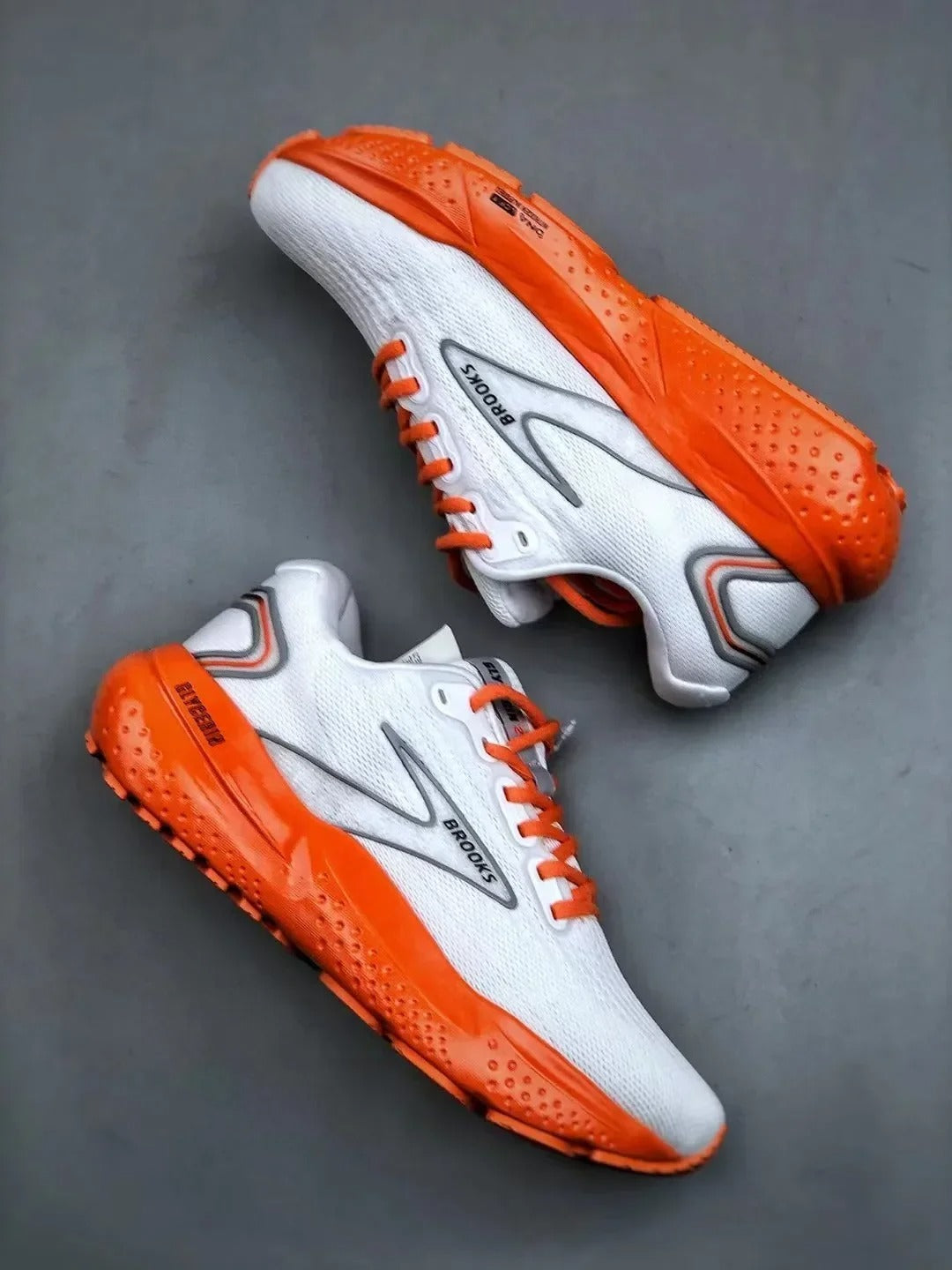 נעלי ריצה נייטרליות לגברים Brooks Glycerin 21 מספקות איזון מושלם של אחיזה ונוחות